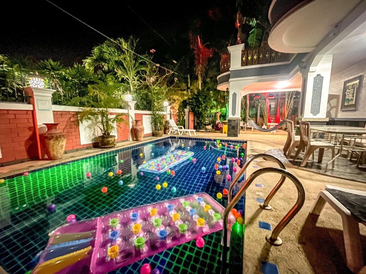 Madee Villa - Pattaya Holiday House Walking Street 6 Bedrooms Exteriör bild